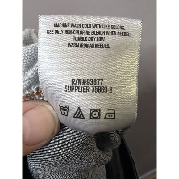 Liz Claiborne Jeans Womens Size 14 Classic Fit Straight Leg Jeans 28” Inseam - Picture 8 of 8